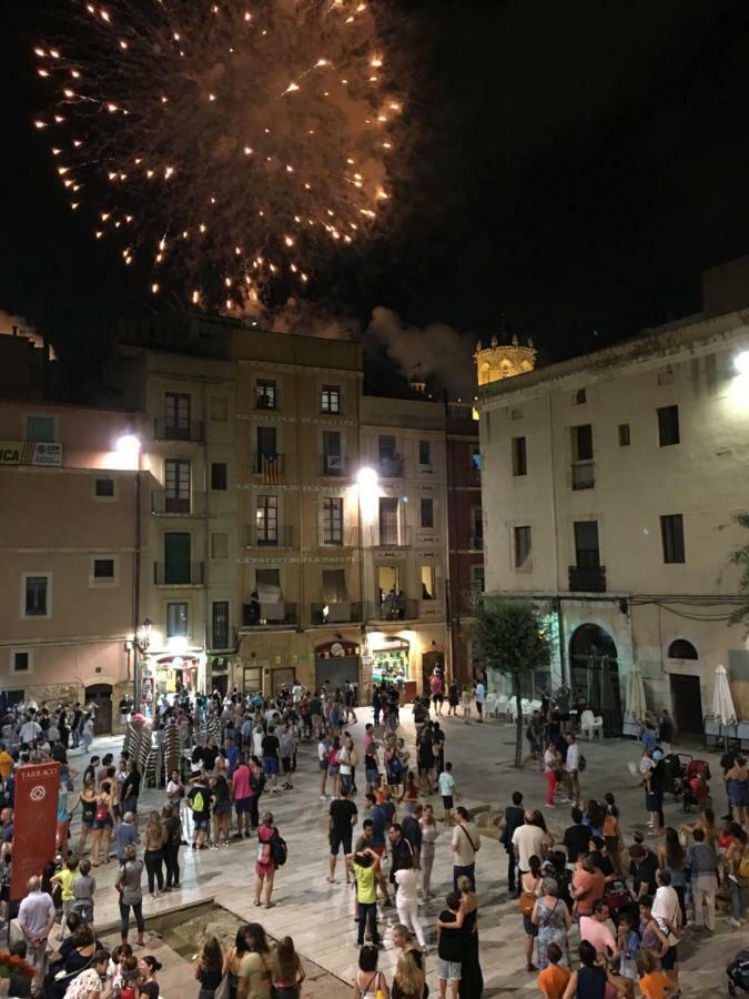 Apartamento En Plaza Forum Centro Historico Tarragona Luaran gambar